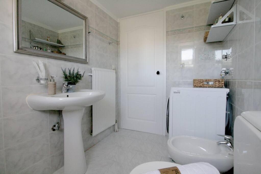 Premium, 2-bedroom Apartment! *